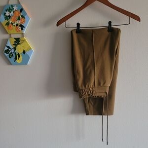 Pull on cropped wide leg pant Women's size Small Olive color